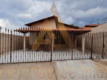 Casa - Aluguel - Santo Antonio - Pirapora - MG